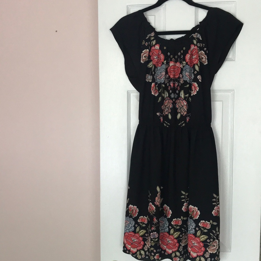 Lauren Conrad Pleated Shift Dress w/ Flowers